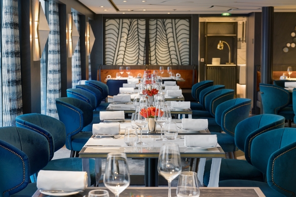 Uniworld SS Victoria - Restaurant 1.jpg